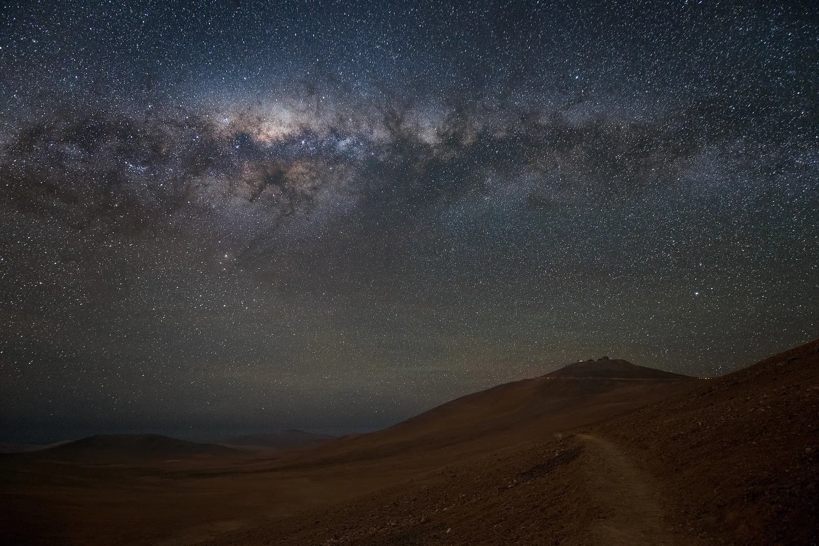 Atacama Desert — Paranal beneath the Milky Way (colosimo-130704-004)